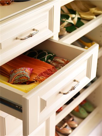drawer - Chaussures et foulards dans les tiroirs Photographie de stock - Rights-Managed, Code: 700-02669159