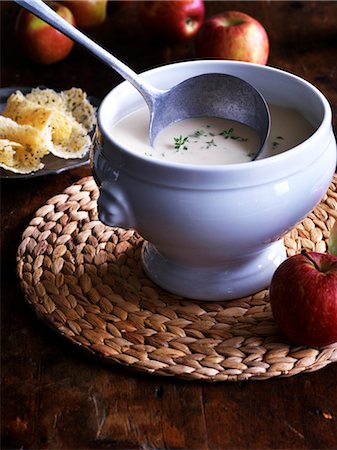 Soupe de pommes en purée au thym Photographie de stock - Rights-Managed, Code: 700-02669153