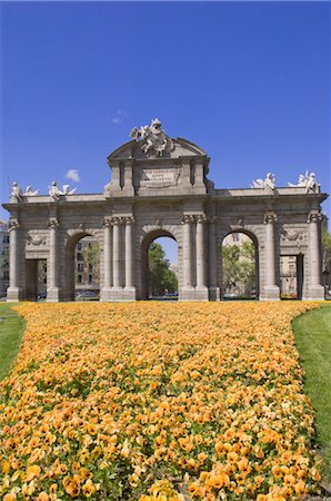 puerta de alcala - Puerta de Alcala, Plaza De La Independencia, Madrid, Spanien Stockbilder - Lizenzpflichtiges, Bildnummer: 700-02670058