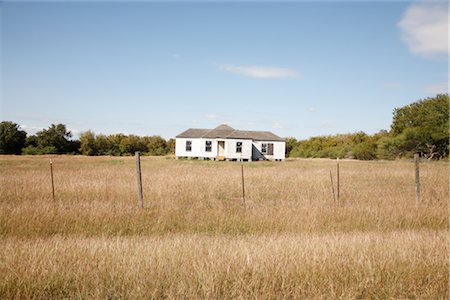 picture of house with high grass - House in Hempstead, Texas, USA Stock Photo - Rights-Managed, Code: 700-02670906