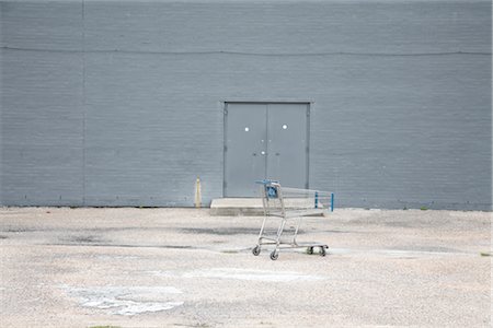 empty shopping cart - Chariot d'épicerie Photographie de stock - Rights-Managed, Code: 700-02670923