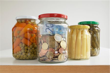 reserva - Jars Full of Food and Money Foto de stock - Con derechos protegidos, Código: 700-02671313