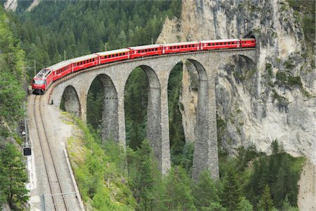 Train and Landwasser Viaduct, Filisur, Albula, Graubunden, Switzerland Fotografie stock - Rights-Managed, Codice: 700-02686071