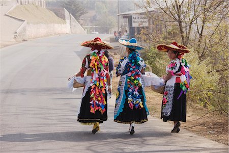 Purépecha Young Women Festival El Levantamiento del Niño Dios, Sevina, Michoacan, Mexique Photographie de stock - Rights-Managed, Code: 700-02694235