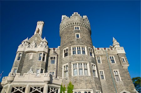 parapet - Casa Loma, Toronto, Ontario, Canada Stock Photo - Rights-Managed, Code: 700-02694372