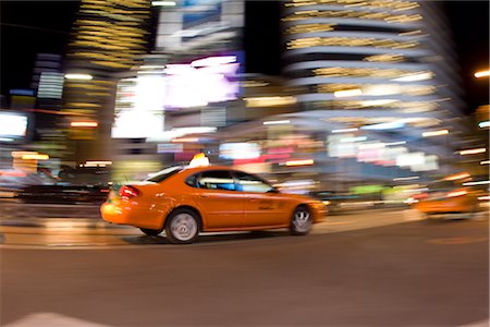 evening road with car lights - Traffic, Yonge Street, Toronto, Ontario, Canada Stock Photo - Rights-Managed, Code: 700-02694383