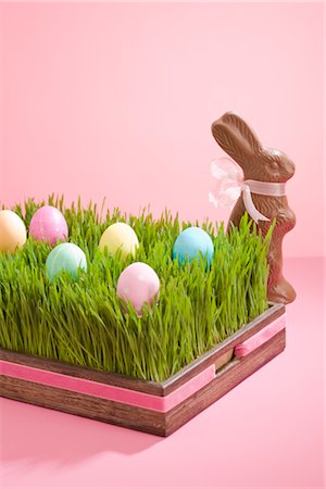 Easter Eggs and Chocolate Bunny Foto de stock - Con derechos protegidos, Código: 700-02694512