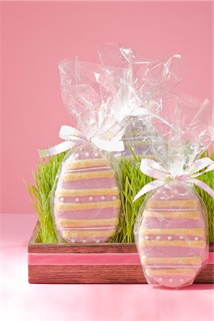 easter grass - Easter Egg Cookies Foto de stock - Direito Controlado, Número: 700-02694669