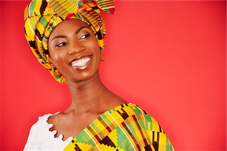 Portrait de femme vêtue d'une robe africaine traditionnelle Photographie de stock - Rights-Managed, Code: 700-02693398