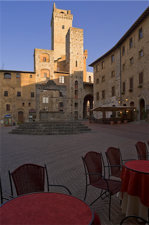 san gimignano in tuscany - Piazza della Cisterna, San Gimignano, Siena, Tuscany, Italy Stock Photo - Rights-Managed, Code: 700-02693393