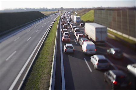 embotellamiento - Traffic Jam and Open Road Foto de stock - Con derechos protegidos, Código: 700-02693782