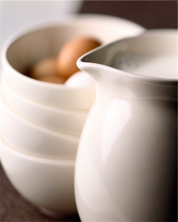 Jug of Milk and Bowl of Eggs Fotografie stock - Rights-Managed, Codice: 700-02700246