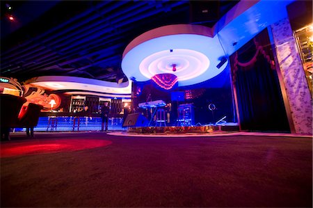 people bar - Interior of Nightclub, Shanghai, China Foto de stock - Con derechos protegidos, Código: 700-02700816