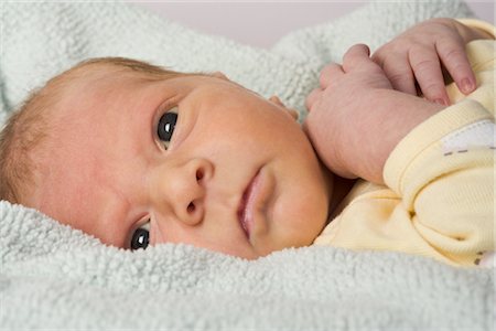 simsearch:700-02700887,k - Close-up of Newborn Baby Foto de stock - Con derechos protegidos, Código: 700-02700890