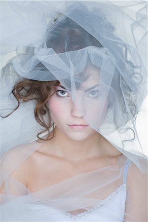 Portrait de femme couverte en Crinoline Photographie de stock - Rights-Managed, Code: 700-02701011