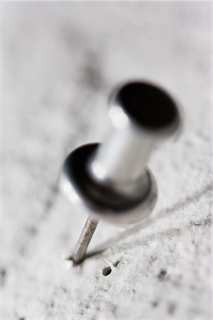 punaise - Punaise coincé dans le mur Photographie de stock - Rights-Managed, Code: 700-02702526