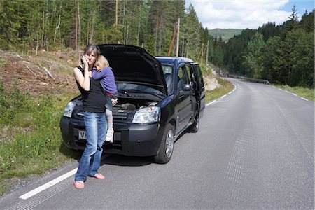 phone frustration - Mother and Daughter with Car Trouble Stock Photo - Rights-Managed, Code: 700-02702591