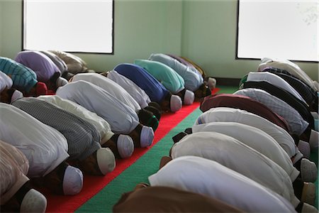 Men Praying, Fatlulloh Mosque, Pathum Thani, Thailand Foto de stock - Con derechos protegidos, Código: 700-02723129