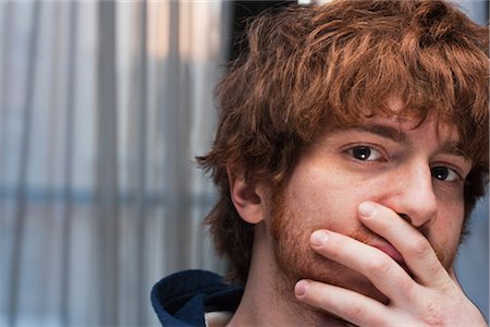 soupçon (suspicion) - Portrait d'homme Photographie de stock - Rights-Managed, Code: 700-02738783