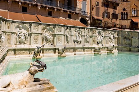 piazza del campo - Fonte Gaia, Piazza del Campo, Sienne, Toscane, Italie Photographie de stock - Rights-Managed, Code: 700-02738836