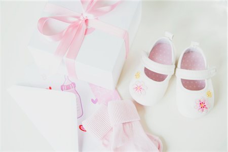 Chaussettes et chaussures de bébé Photographie de stock - Rights-Managed, Code: 700-02756418