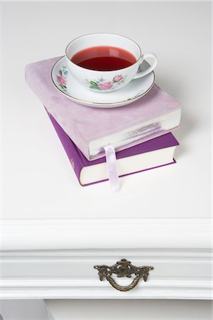 Tea on top of Books Foto de stock - Con derechos protegidos, Código: 700-02756580