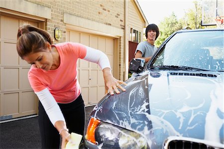 Mère et fils adolescent, lavage de voiture Photographie de stock - Rights-Managed, Code: 700-02757202