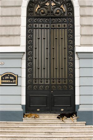 Ouverture de porte, le bâtiment Armada de Chile, Valparaiso, Chile Photographie de stock - Rights-Managed, Code: 700-02757225