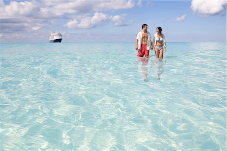 person walking horizon - Couple, Bahamas Stock Photo - Rights-Managed, Code: 700-02798005