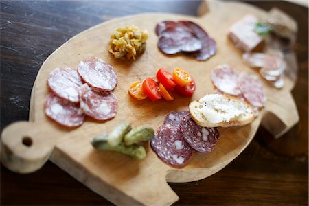 simsearch:824-02888179,k - Charcuterie Platter Foto de stock - Con derechos protegidos, Código: 700-02791647