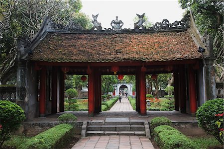 Passage à travers le Temple de la littérature, Hanoi, Vietnam Photographie de stock - Rights-Managed, Code: 700-02828401