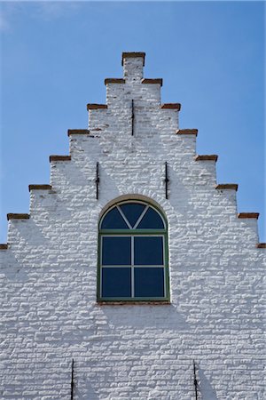 Pignon sur un typique belge House, Bruges, Flandre, Belgique Photographie de stock - Rights-Managed, Code: 700-02832955