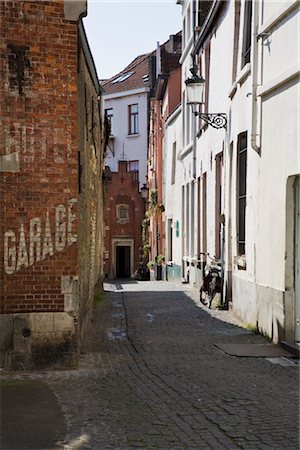 elke esser - Alley in Brugge, Flanders, Belgium Stock Photo - Rights-Managed, Code: 700-02832959