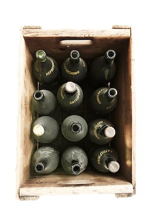 dozen - Vintage Pop Bottles in Wooden Crate Foto de stock - Con derechos protegidos, Código: 700-02833234