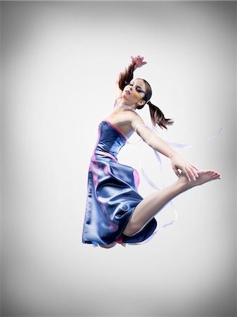 simsearch:700-02833512,k - Portrait de la danseuse Photographie de stock - Rights-Managed, Code: 700-02833507