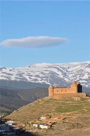 Castillo de La Calahorra, Nevada Sierra à l'arrière-plan, La Calahorra, Andalucia, Espagne Photographie de stock - Rights-Managed, Code: 700-02833863