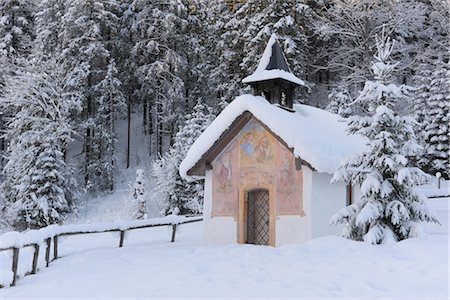 fence snow - Chapel in Elmau, Upper Bavaria, Germany Stock Photo - Rights-Managed, Code: 700-02886957