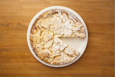round slice - Apple Pie Stock Photo - Rights-Managed, Code: 700-02903774