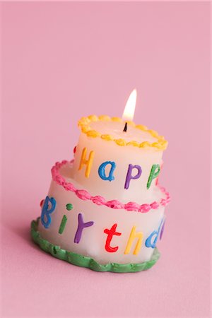 Bougie gâteau d'anniversaire Photographie de stock - Rights-Managed, Code: 700-02903775