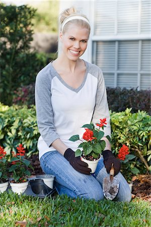 Femme de jardinage Photographie de stock - Rights-Managed, Code: 700-02912038