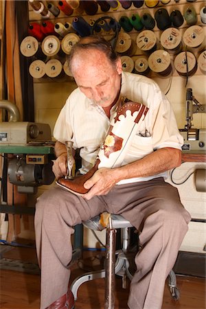 Shoemaker at Work, Maida's Black Jack Boot Company, Houston, Texas, USA Foto de stock - Con derechos protegidos, Código: 700-02912105