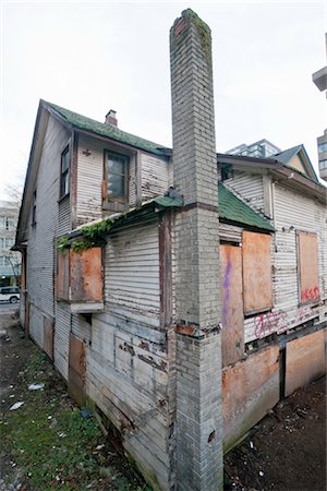 Abandoned House Stock Photo - Rights-Managed, Code: 700-02912154