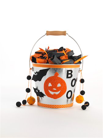 Bucket Decorated for Halloween Foto de stock - Con derechos protegidos, Código: 700-02912413