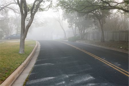 suburbs neighborhood - Morning Fog Over Neighbourhood Foto de stock - Con derechos protegidos, Código: 700-02922844