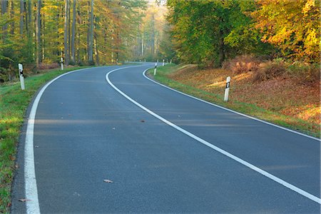 route moins fréquentée - Route de campagne à l'automne, Spessart, Bavière, Allemagne Photographie de stock - Rights-Managed, Code: 700-02935292