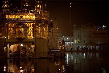 simsearch:700-02958080,k - Golden Temple at Night, Amritsar, Punjab, India Foto de stock - Con derechos protegidos, Código: 700-02957806