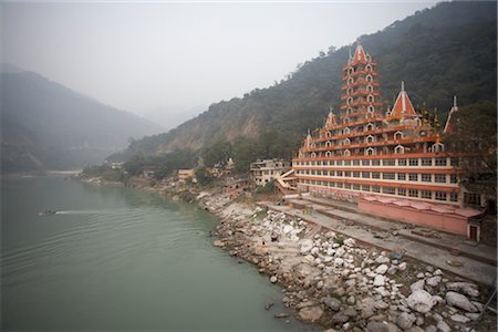 Duval Mahadeva Temple le long du Gange, Rishikesh, Uttarakhand, Inde Photographie de stock - Rights-Managed, Code: 700-02957961