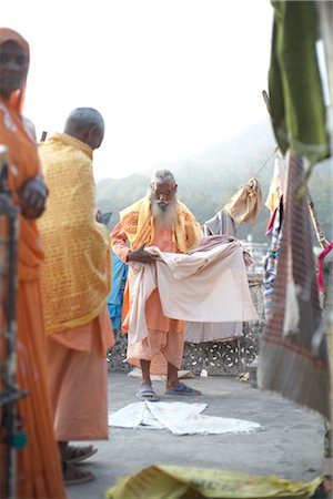 rishikesh - Menschen mit Stoff, Rishikesh, Uttarakhand, Indien Stockbilder - Lizenzpflichtiges, Bildnummer: 700-02957970