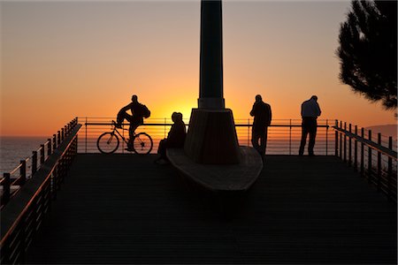 Silhouette of People on Pier, Santa Monica, California, USA Foto de stock - Con derechos protegidos, Código: 700-02967579