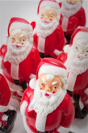 simsearch:700-02972955,k - Rows of Santa Claus Figurines Stock Photo - Rights-Managed, Code: 700-02972963